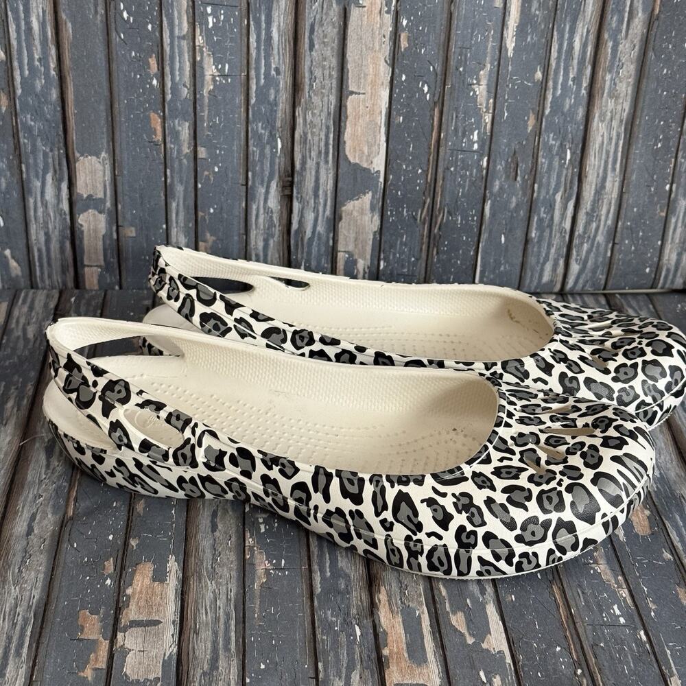 CROCS Kadee Sling Back Mary Jane / Ballet Flats Animal Print Sz 10